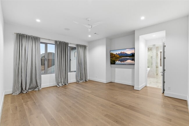 Building Photo - 6273 Piping Rock Ln