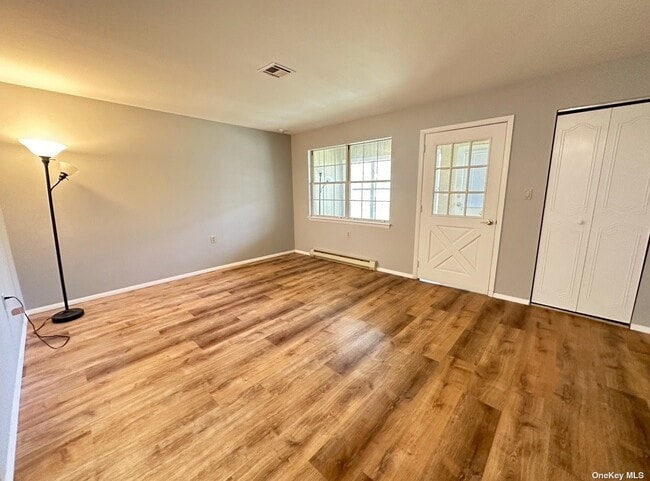 Building Photo - 306 Torquay Ct