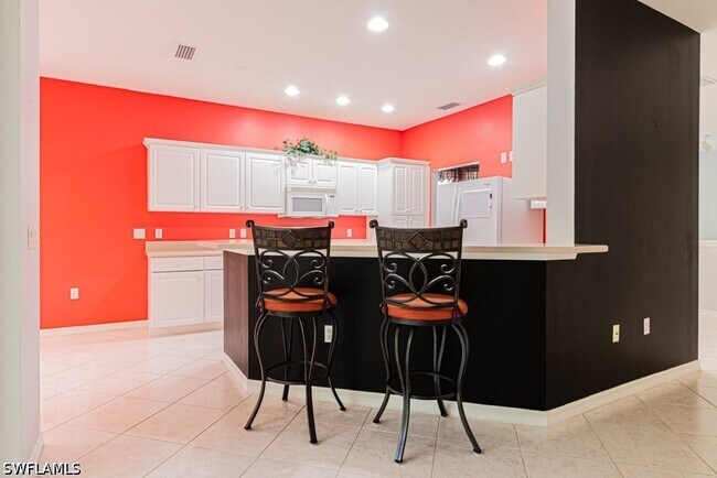 Building Photo - 2215 Hawksridge Dr