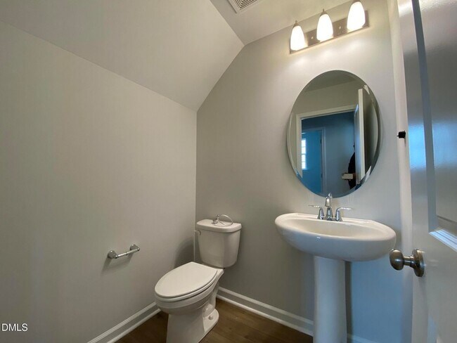 Building Photo - 17 Red Crabapple Ct