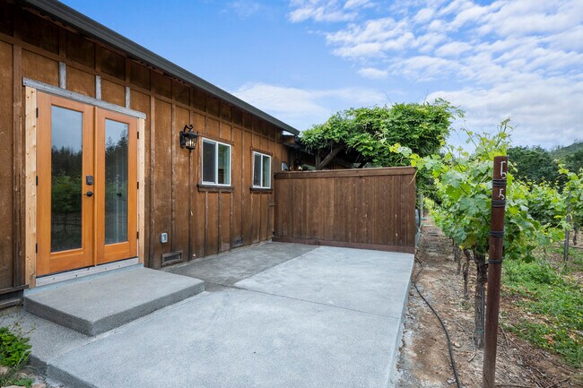Building Photo - 15000 Chalk Hill Rd