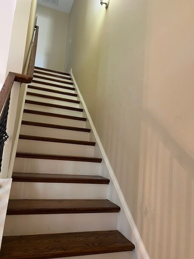 Building Photo - 3 bedroom/2.5 Bathroom Sugar Valley Townhome