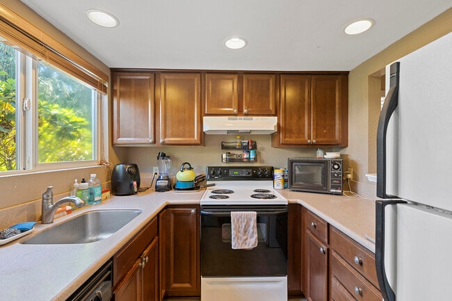 Building Photo - 1414 NE 151st St