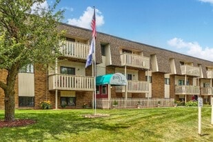 Building Photo - GolfView Apartments By The Bay