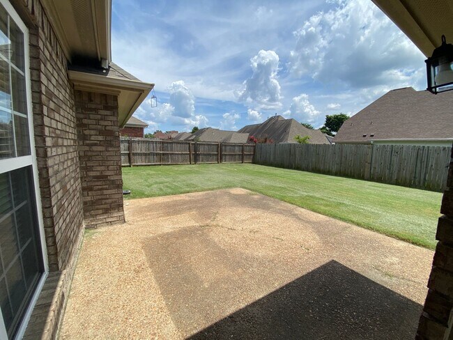 Building Photo - BARTLETT RENTAL HOME 3 BEDROOM 2 BATHROOM WITH FENCED BACKYARD