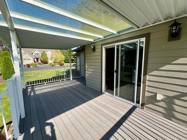 Building Photo - Beautiful 3 Bedroom in Private Community! HALF OFF FIRST MONTHS RENT!