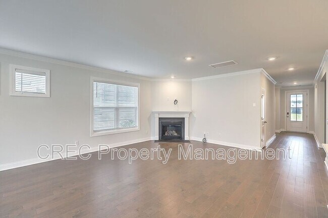 Building Photo - 166 Whaler Ave