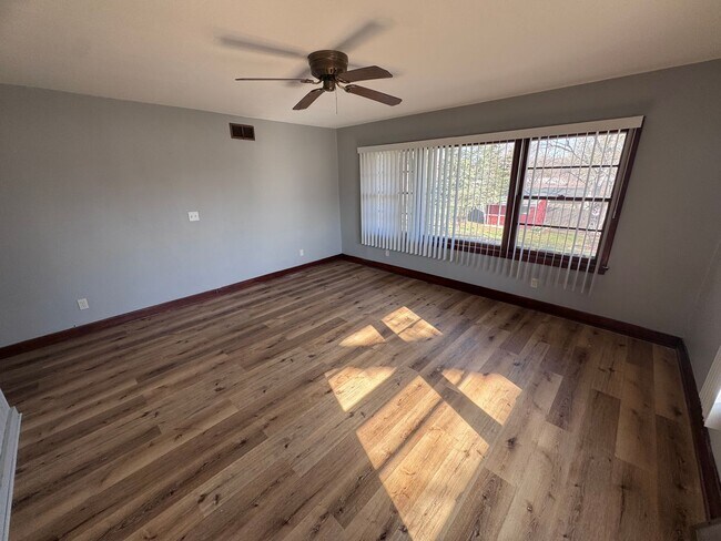 Building Photo - COMING SOON! Bright & Spacious 3-Bedroom Home with Large Backyard