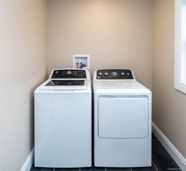 Building Photo - 4407 Albany Post Rd