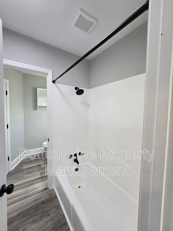 Building Photo - 5949 Quail Hollow Rd