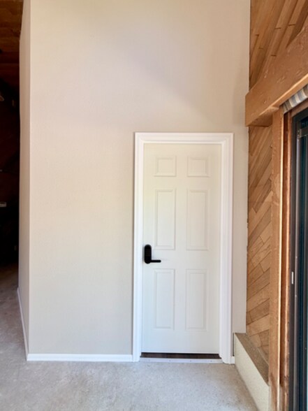 Building Photo - 301 W Mangrum Dr