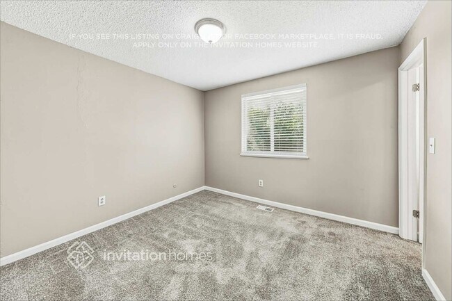 Building Photo - 16372 E Brown Dr