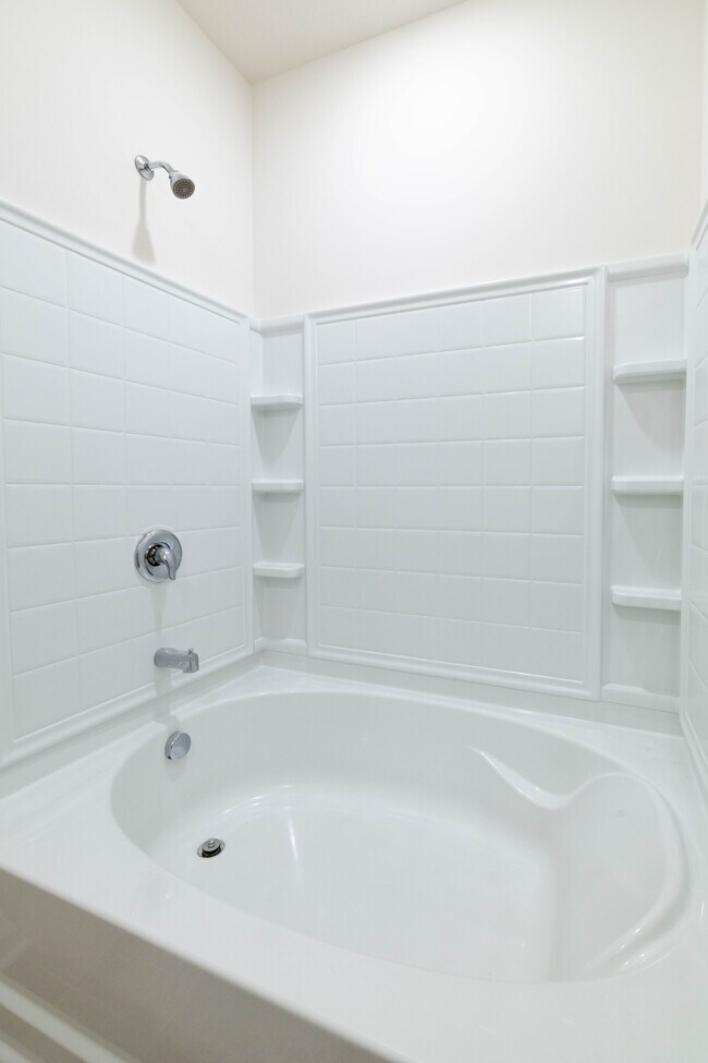 Building Photo - 4714 Willow Bluff Cir