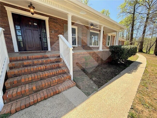 Building Photo - 3670 Gravitt Rd