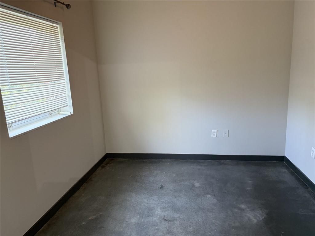Building Photo - 620 Glen Iris Dr NE