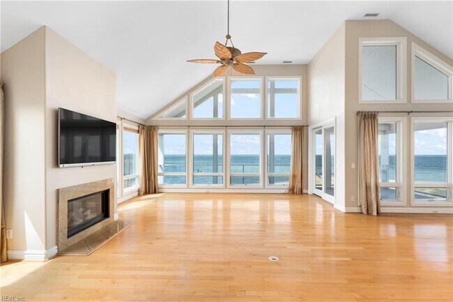 Building Photo - 882 W Ocean View Ave