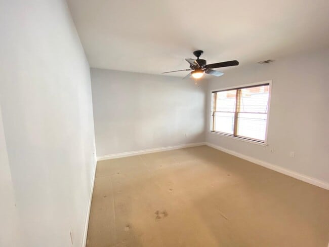 Building Photo - 338 Grove St