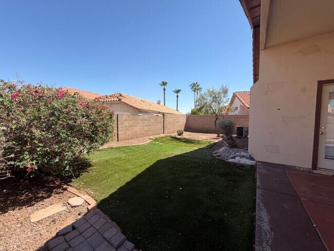 Building Photo - 15435 S 44th Way