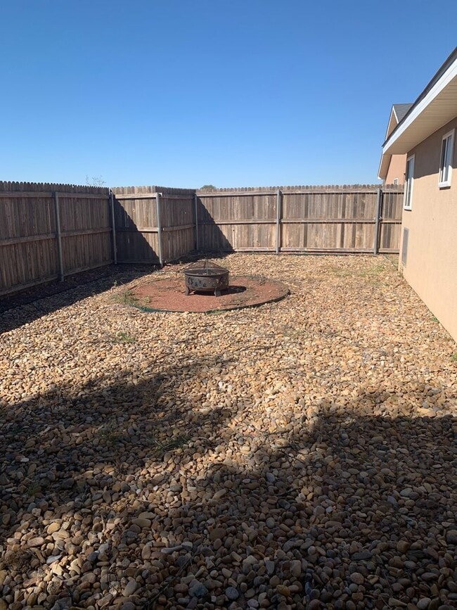 Building Photo - 3005 Fred Daugherty Dr
