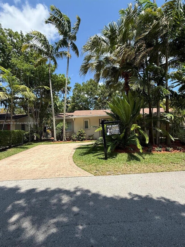 Primary Photo - 11011 SW 79th Ave