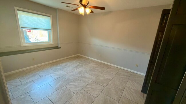 Building Photo - 3505 Godfrey Dr