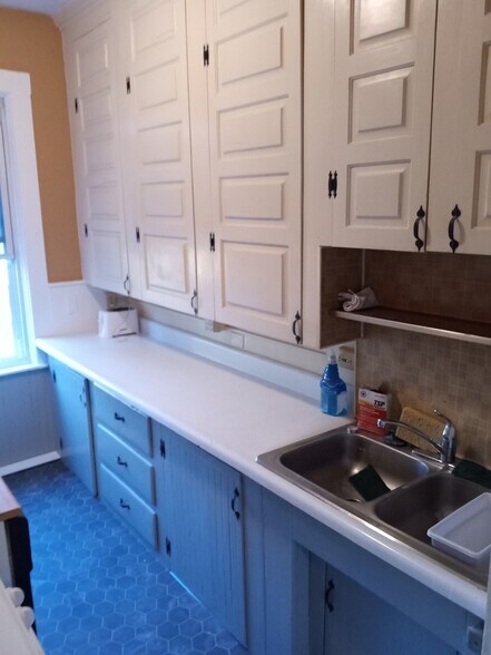 Kitchen - 550 S Main St
