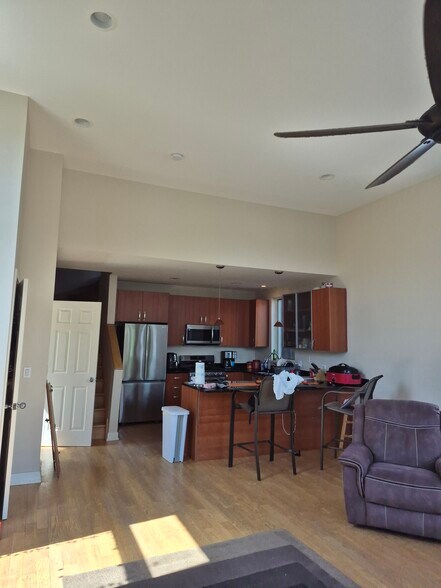 Kitchen - 3711 S Damen Ave