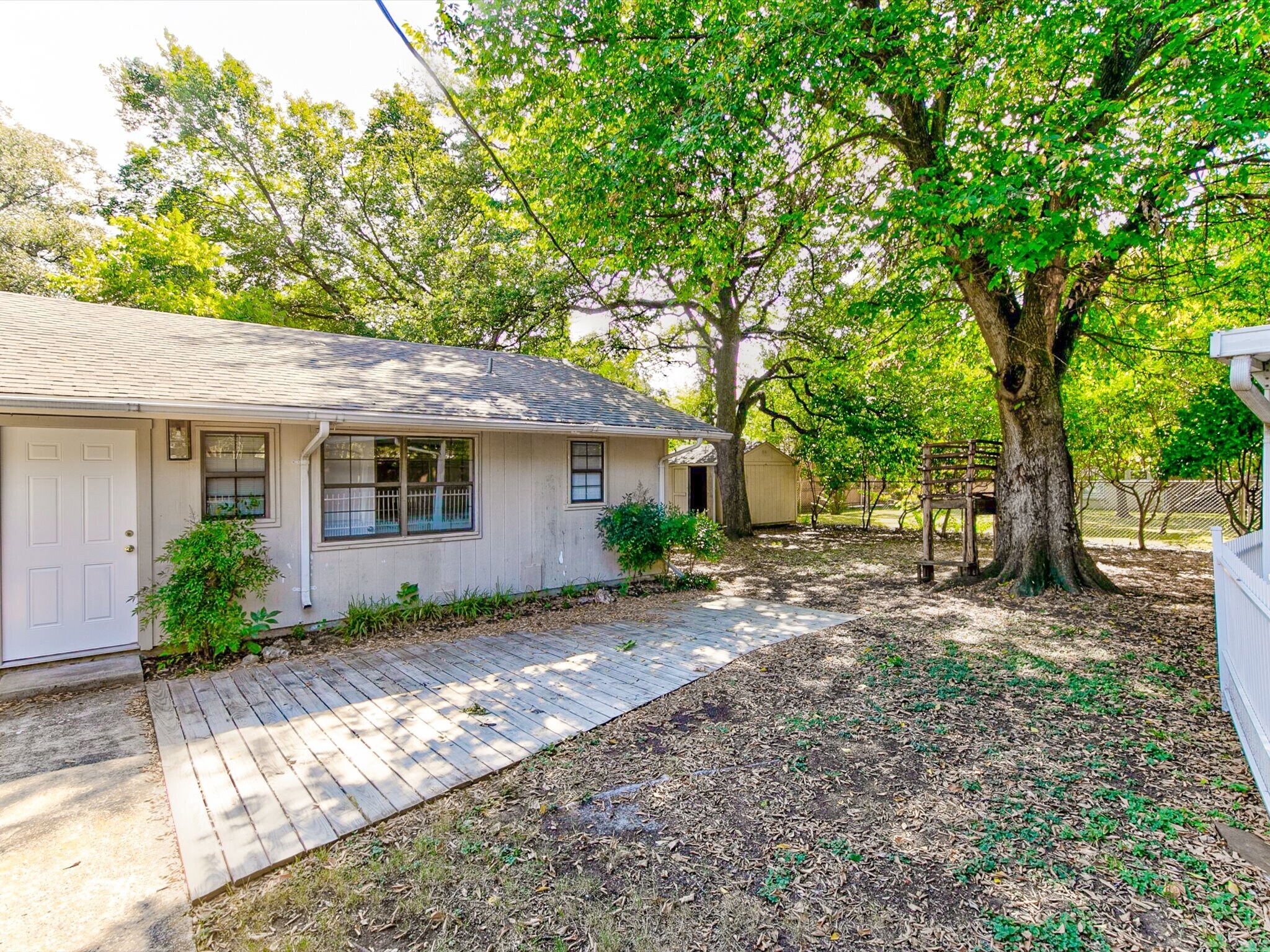 Building Photo - 3727 W Biddison St