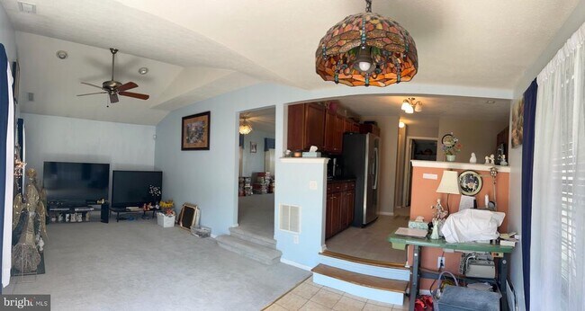 Building Photo - 21 Fieldcrest Dr