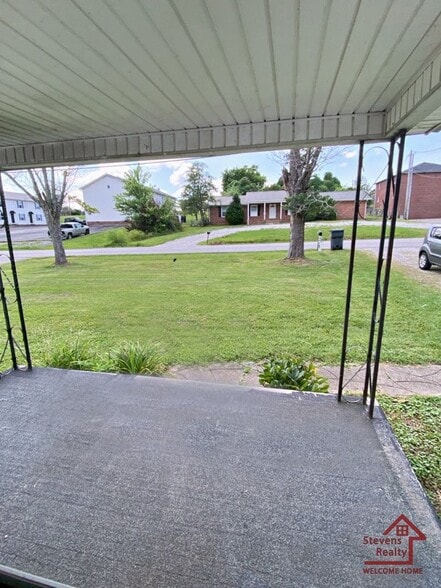 Primary Photo - 25 N Franklin Ave