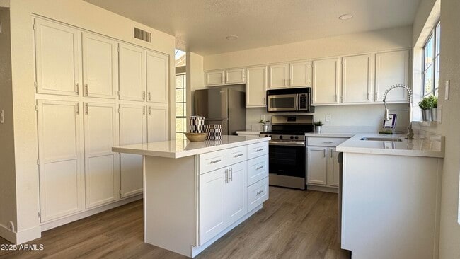 Building Photo - 4338 E Brookwood Ct