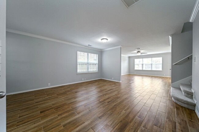 Building Photo - 10411 Deer Branch