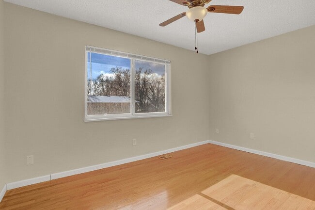 Building Photo - 512 Squire St