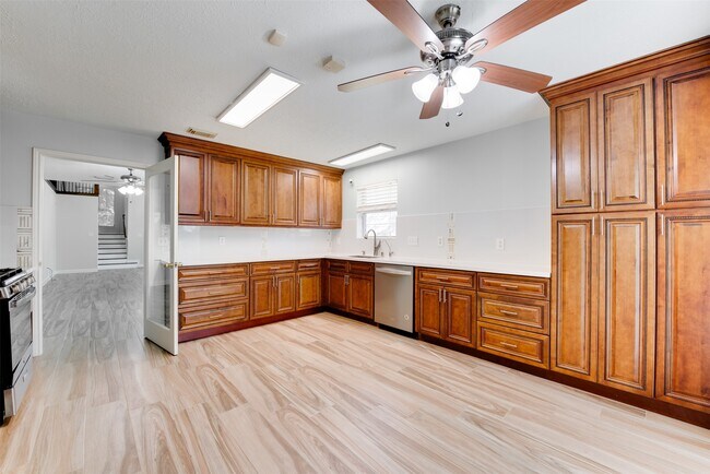 Building Photo - 6930 Haven Creek Dr