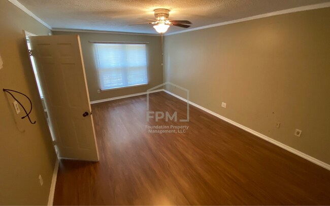 Building Photo - 3656 Haughton Ln