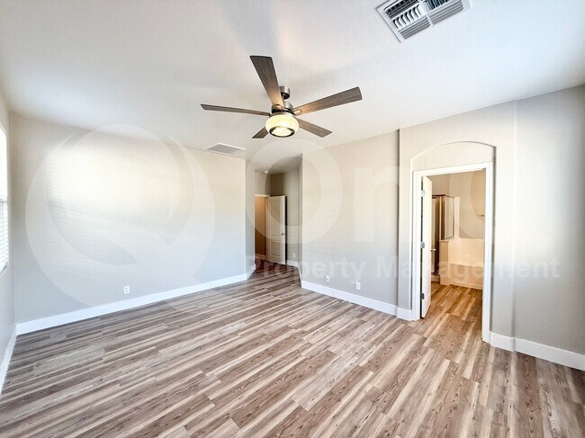 Building Photo - 3690 E Longhorn St