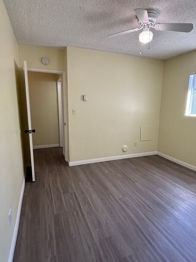 Building Photo - 6065 California Ave