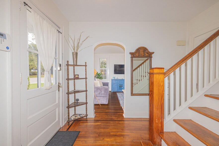 Building Photo - 1049 Buist Ave