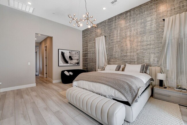 Building Photo - Mesa Ridge Luxury Oasis Feathertop