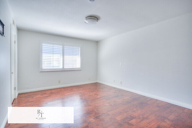 Building Photo - Arcadia School District | Quiet 4-Unit Community