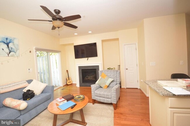 Building Photo - 1571 Renate Dr
