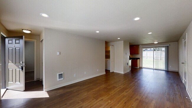 Building Photo - 17402-17404 8TH AVE CT E