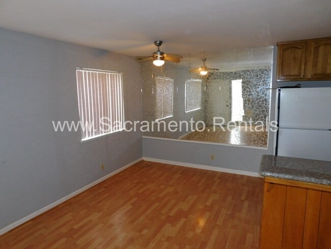 Building Photo - Spacious 2bd/1ba Foothill Farms Area Condo