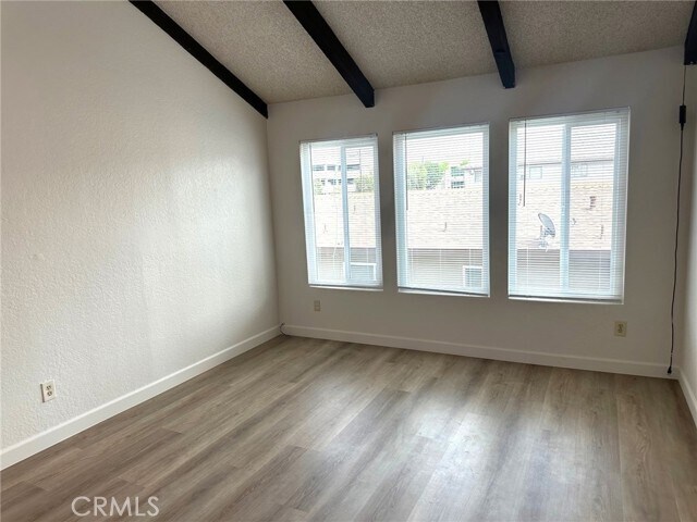 Building Photo - 1545 W Palmyra Ave