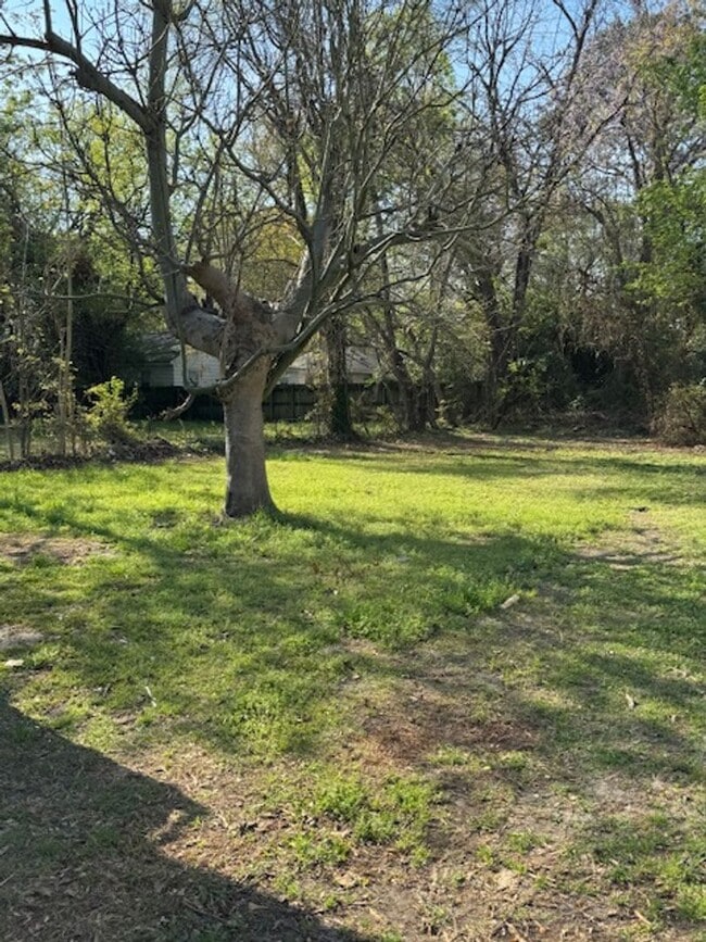 Building Photo - 1112 Atlantic Ave