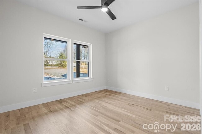 Building Photo - 548 Car Farm Rd