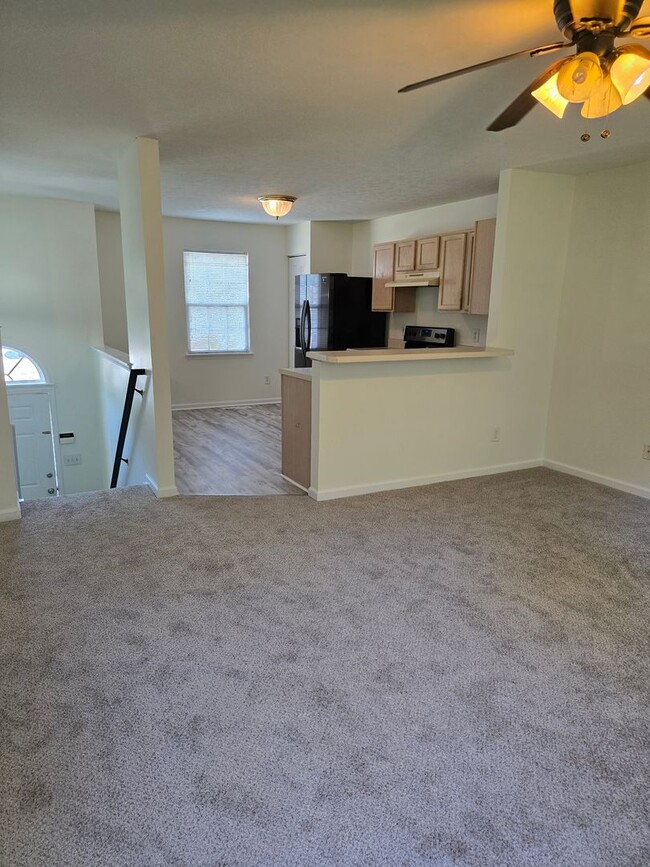 Building Photo - Spacious 3-Bedroom Split Level in Durham c...