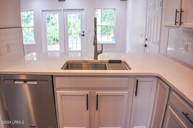 Building Photo - 43 Blue Haw Ct