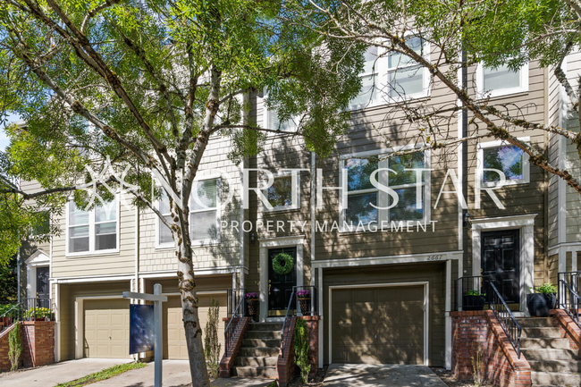 Building Photo - Light and Bright Brownstone on Greenspace