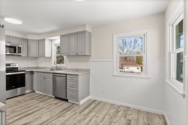 Building Photo - 14169 68th Pl N